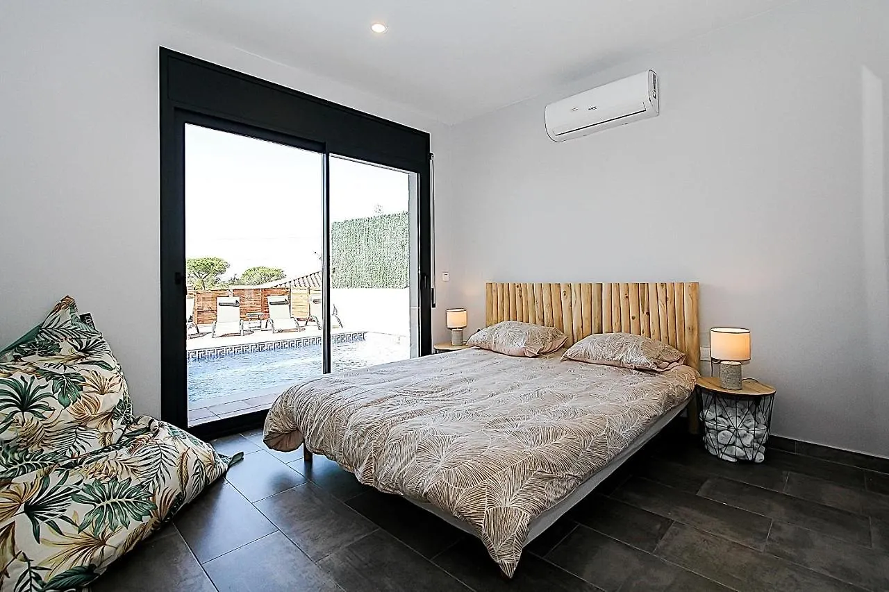 Villa Esperanza Vidreres 0*,